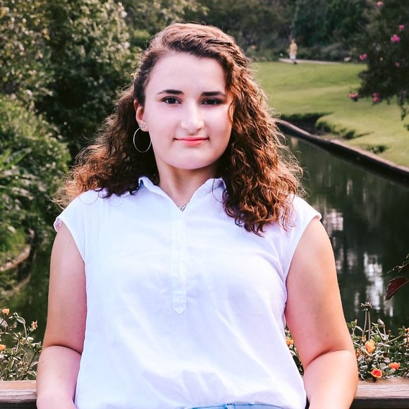 Meet your Posher, Emily - Picture 1 of 1